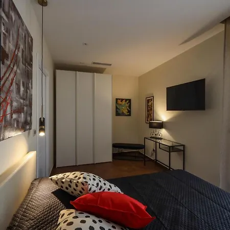 Visconti 46 * Бари